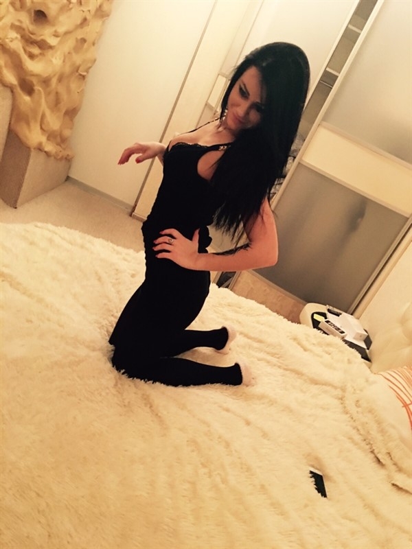 Горячая блондинка ждет тебя для ярких встреч и феерического отдыха. Воплощу все твои фантазии в реальность. Для приятного времяпровождения звони мне! 24454, 20 лет